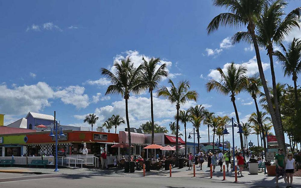 Manatee Bay Inn Форт Майерс Бийч Екстериор снимка