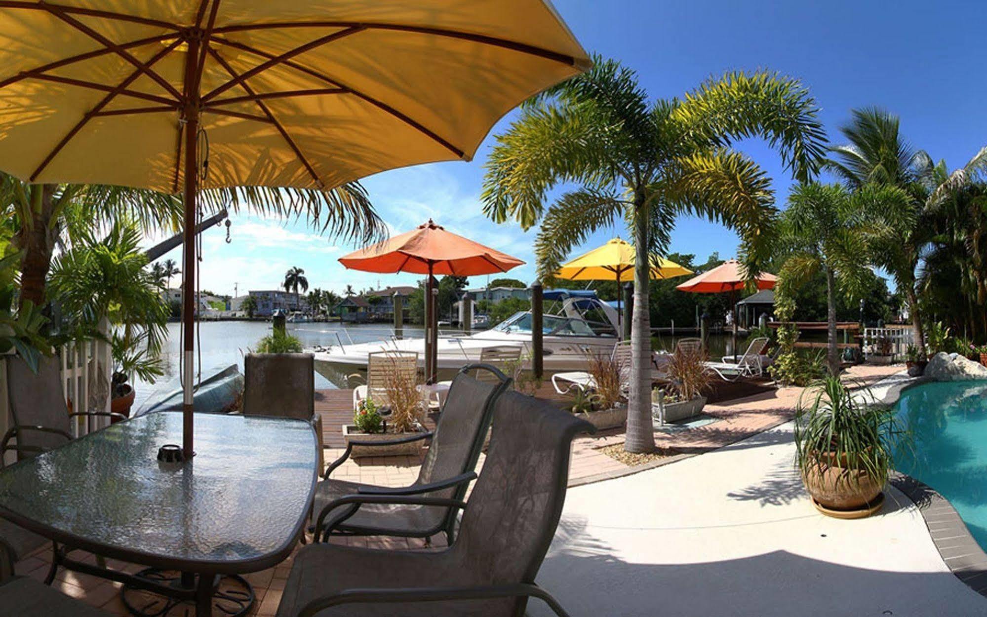 Manatee Bay Inn Форт Майерс Бийч Екстериор снимка