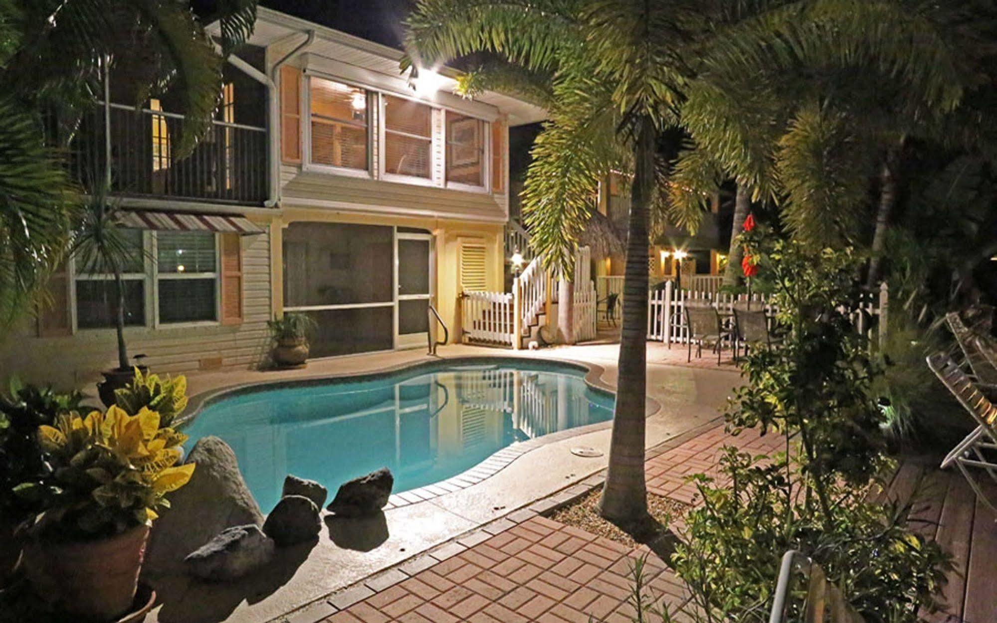 Manatee Bay Inn Форт Майерс Бийч Екстериор снимка