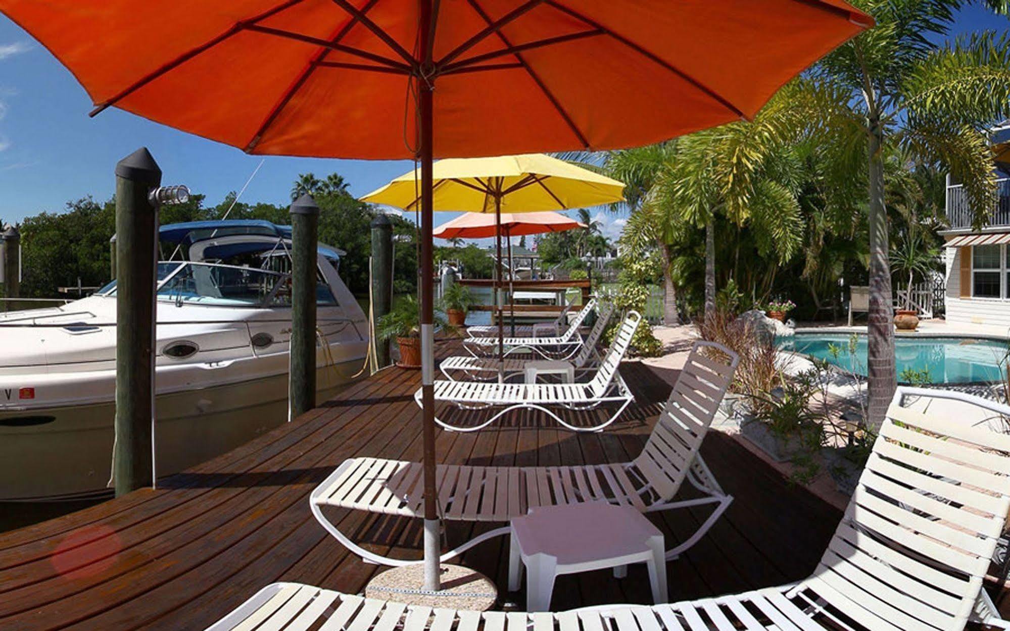 Manatee Bay Inn Форт Майерс Бийч Екстериор снимка